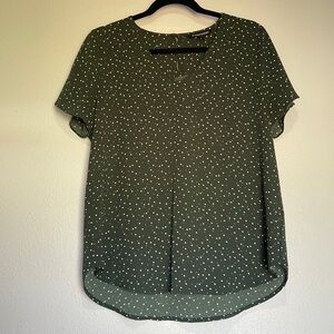 41 Hawthorn size medium v-neck blouse